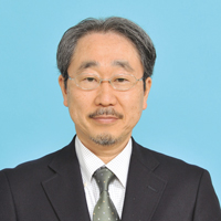 講師