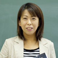 講師